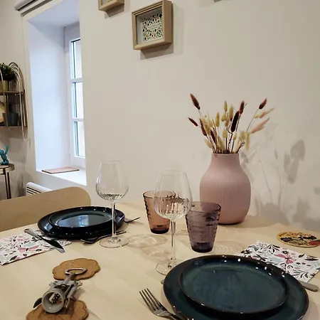 Vieille Quartier Sainte Croix La Colline Appartement *